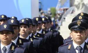poliziotti generico