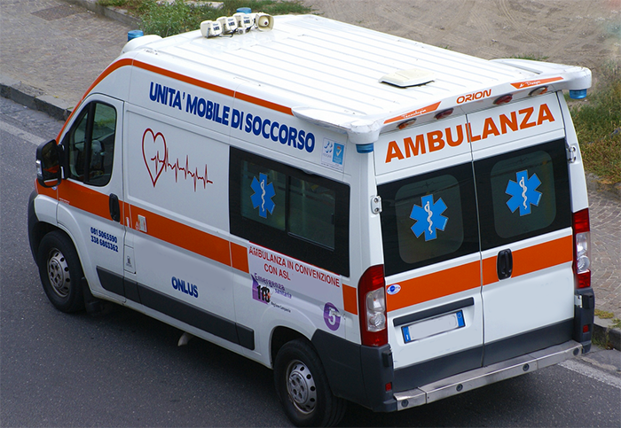ambulanza vista alto