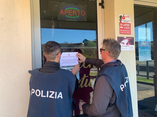 Minorenne al lavoro in sala VLT: licenza sospesa e multa da 7mila euro