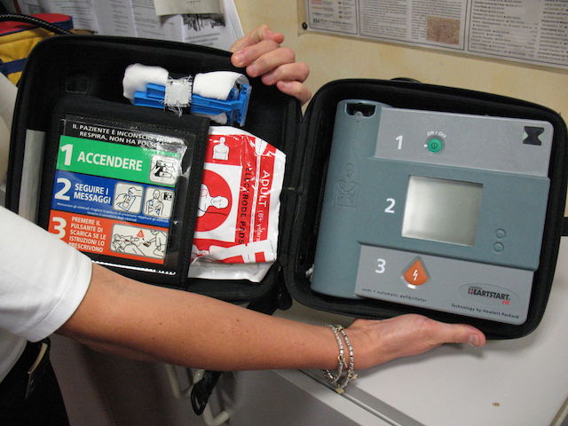 defibrillatore 3