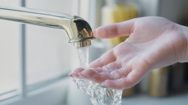 Marano Ticino, presenza di sabbia nell'acqua. In corso accertamenti