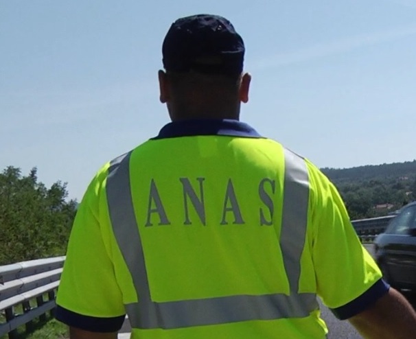 Statale del Lago d’Orta chiusa dopo l'incidente mortale: traffico deviato