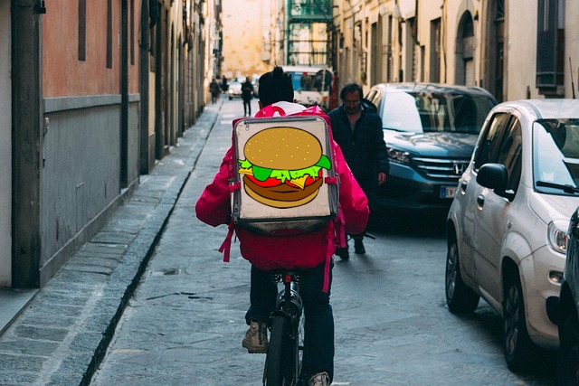 Fino a Stresa per consegnare un panino, i rider di Deliveroo in stato di agitazione