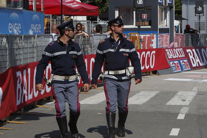 poliziotti giro verbania