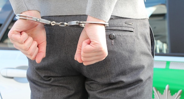 Non basta vantarsi di aver commesso un reato: servono le prove (di C. Crapanzano)