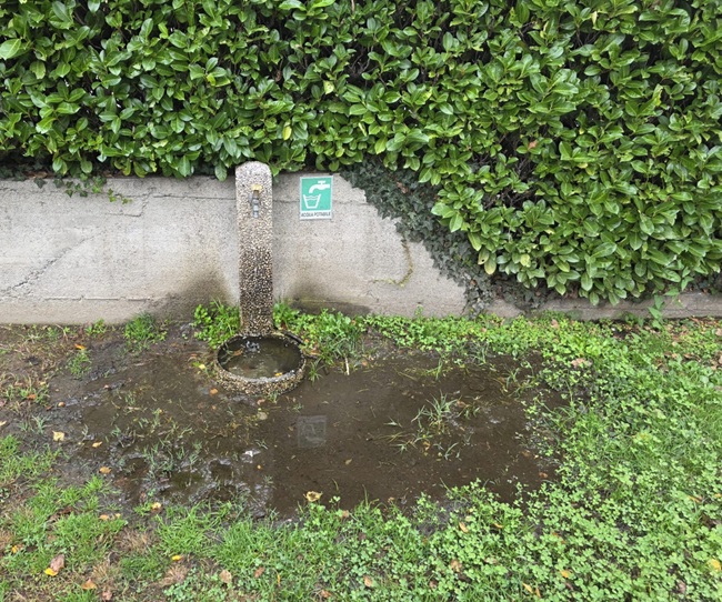 Perdita d’acqua alla fontana del parco giochi di Feriolo